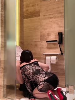 真实勾搭的28岁离异小少妇被小哥多体位爆操淫水直流