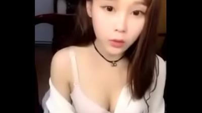 高颜值长相清秀妹子户外车震双人啪啪大秀非常淫荡猛吃JJ再开始抽插大力猛操很是诱惑不要错过